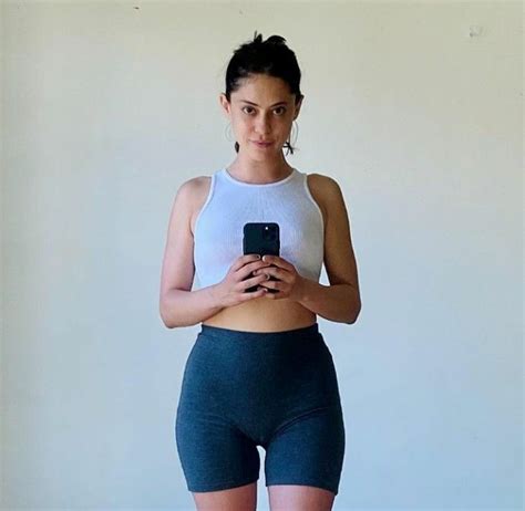 Rosa Salazar nua, pelada